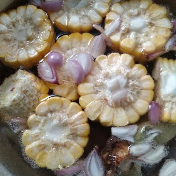 Masukkan jagung.