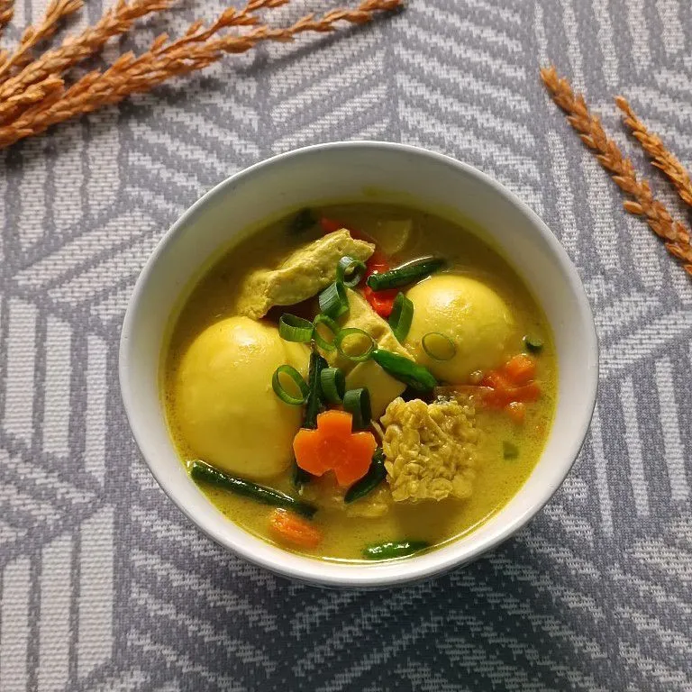 Gulai Kuning 3T (Tahu Telur Tempe)