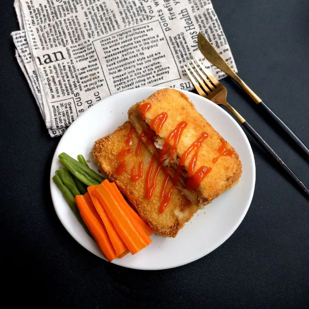 Roti Goreng Isi Bakso dan Kol