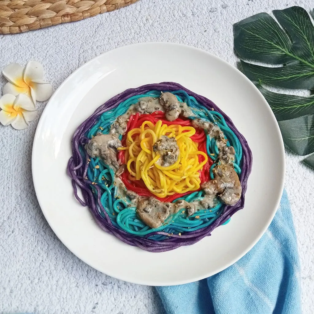 Rainbow Noodle With Mushroom Sauce