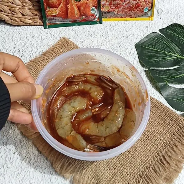 Aduk rata semuanya. Kemudian diamkan selama minimal 30 menit.