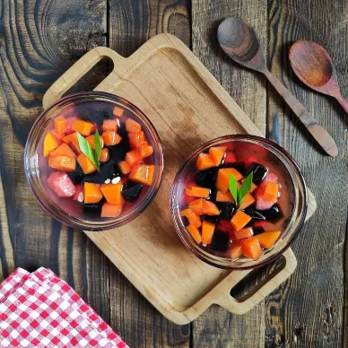 20. Es Cincau Buah Diet-Friendly