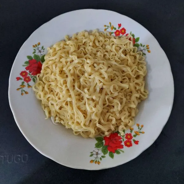 Rebus mie kriting.