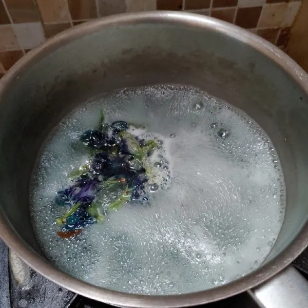 Masak sampai mendidih. Lalu angkat.