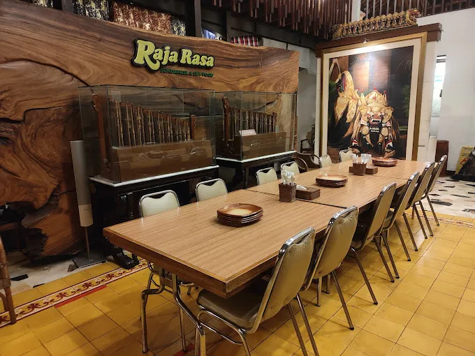 Rasa Raja, tempat makan keluarga di bandung