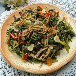 Tumis Daun Kenikir Teri