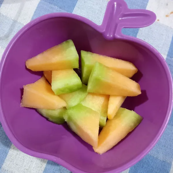 Potong kecil-kecil, masukkan dalam mangkuk