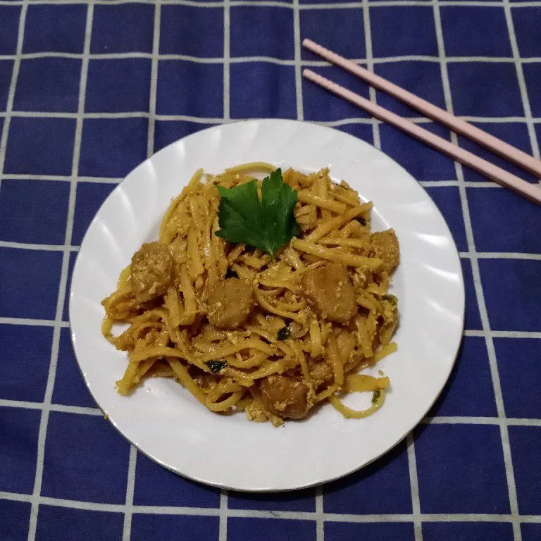 Spaghetti Goreng Bakso Bumbu Iris