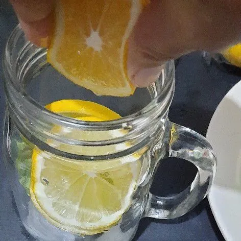 Tambahkan perasan lemon.