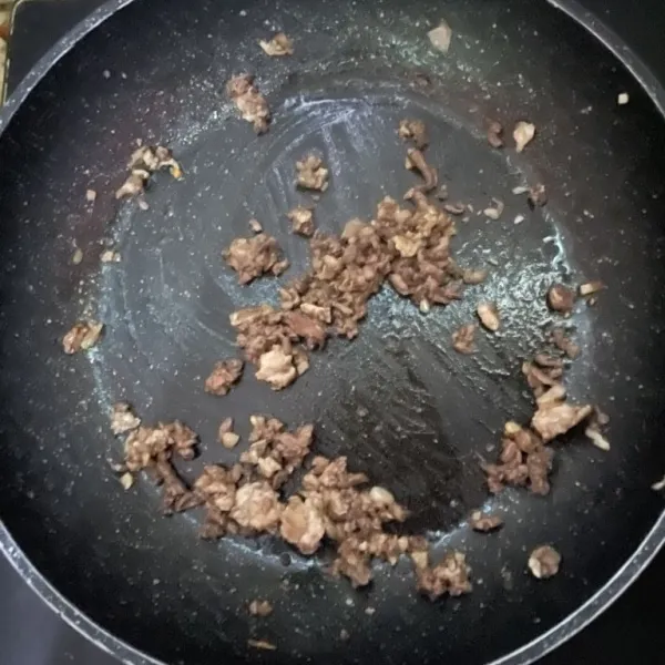 Masukkan hati ayam lalu tambahkan ayam
