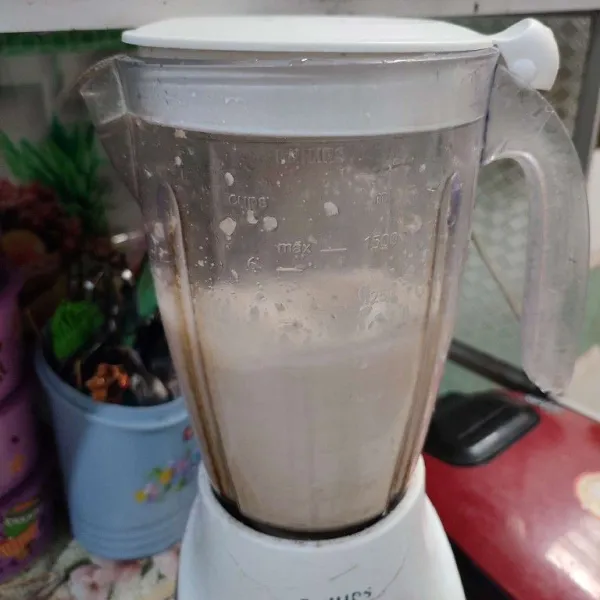 Blender hingga halus.