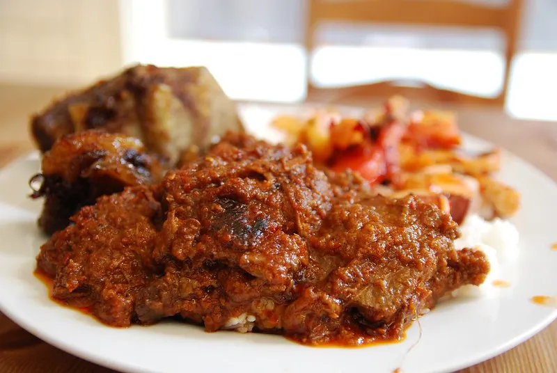 rendang makanan khas padang