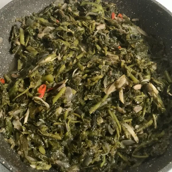 Tambahkan cabe dan tes rasa, siap disajikan...