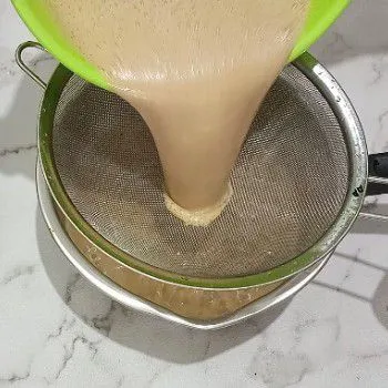 Lalu saring kembali supaya hasilnya halus