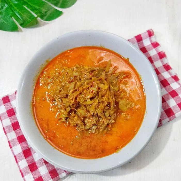 Proses memasak gulai pisang di wajan