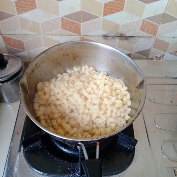 Rebus macaroni hingga matang