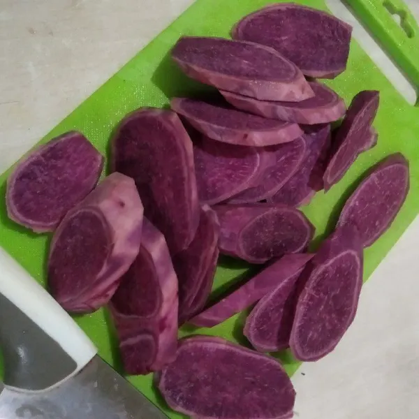 Potong potong ubi.