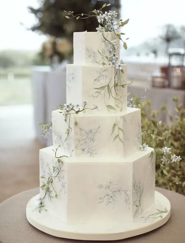 kue pernikahan sederhana tapi elegan