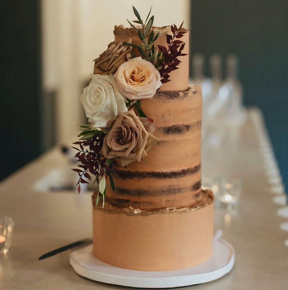 15 Inspirasi Kue Pernikahan Sederhana Tapi Elegan