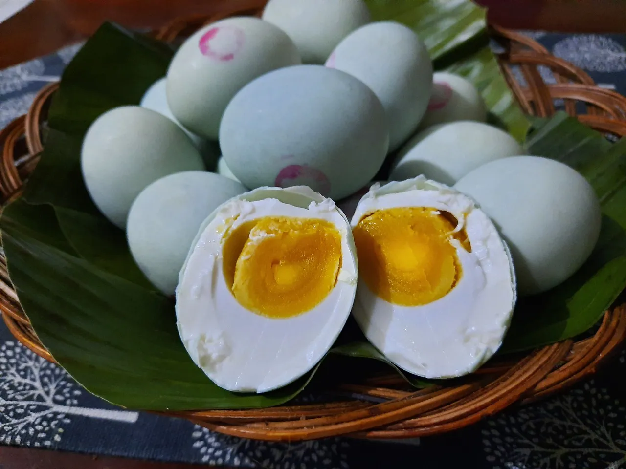 Telur Asin dari Abu Gosok: Nutrisi dan Manfaatnya untuk Tubuh
