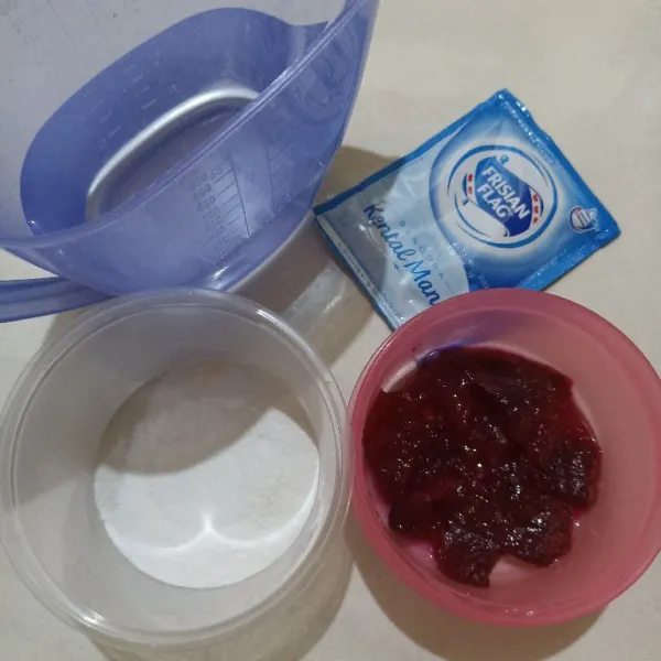 Siapkan bahan-bahannya terlebih dahulu.
