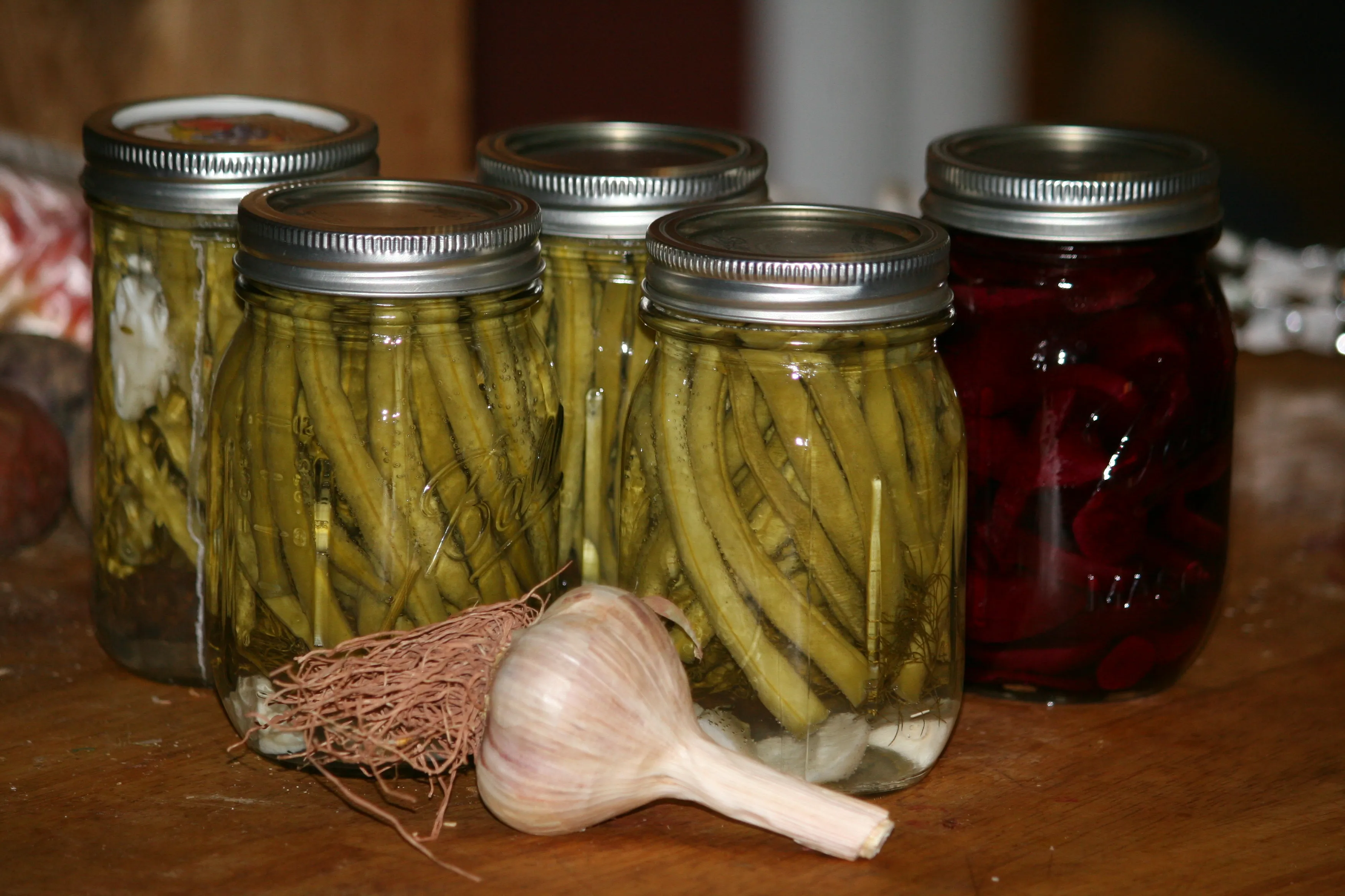 Makanan dalam canning jar