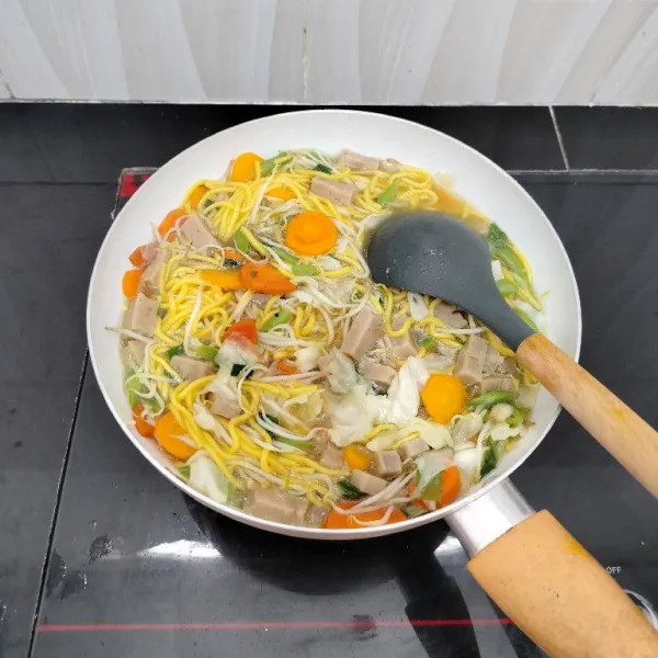 Masak hingga mendidih kembali. Lalu angkat.