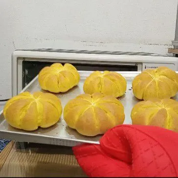 Oven di suhu 180 derajat celcius selama 35 menit.