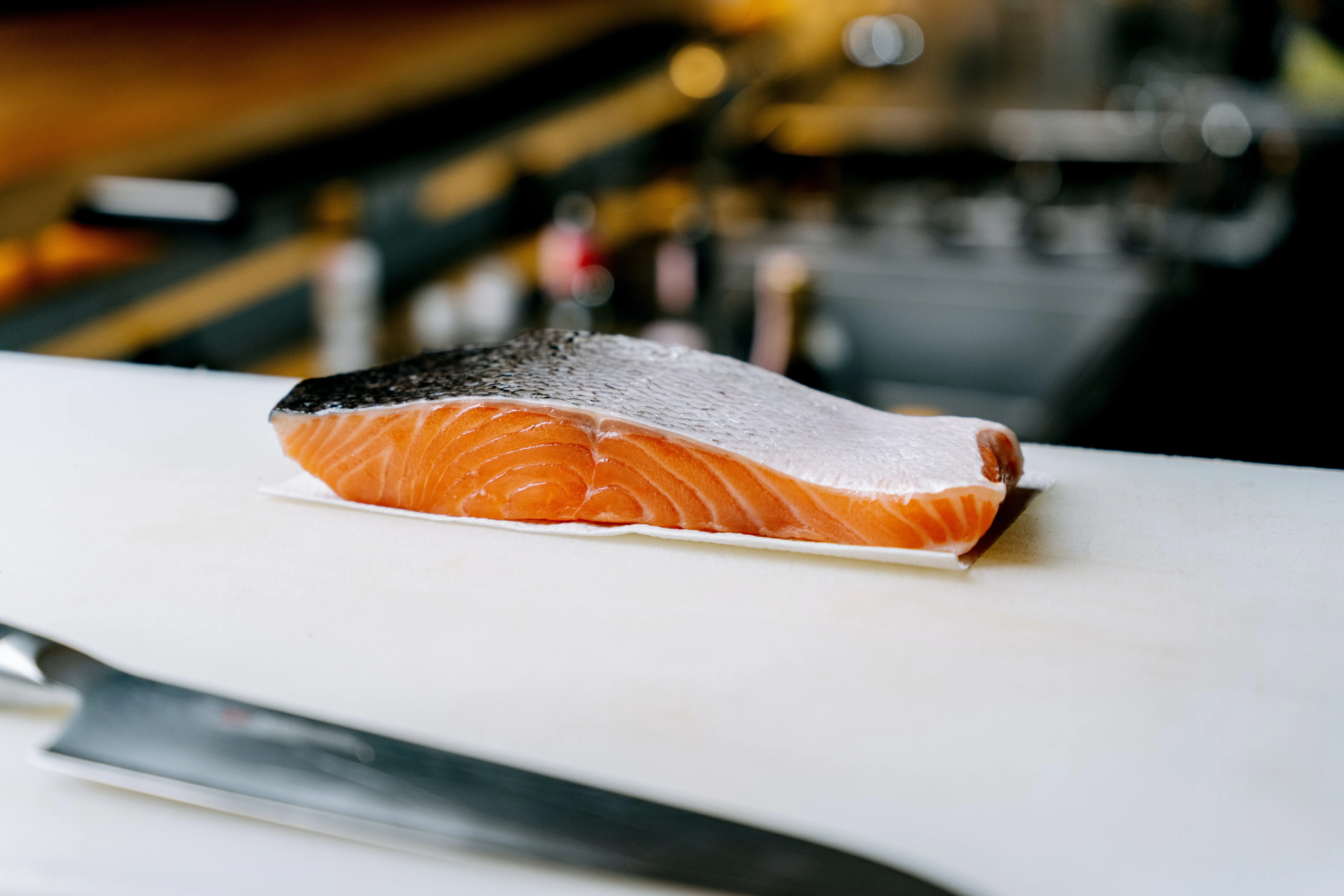 ​15 Manfaat Ikan Salmon bagi Kesehatan Tubuh dan Kandungan Gizinya