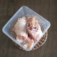 Bersihkan dan cuci daging ayam.