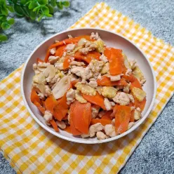 Tumis Ayam Wortel Putren