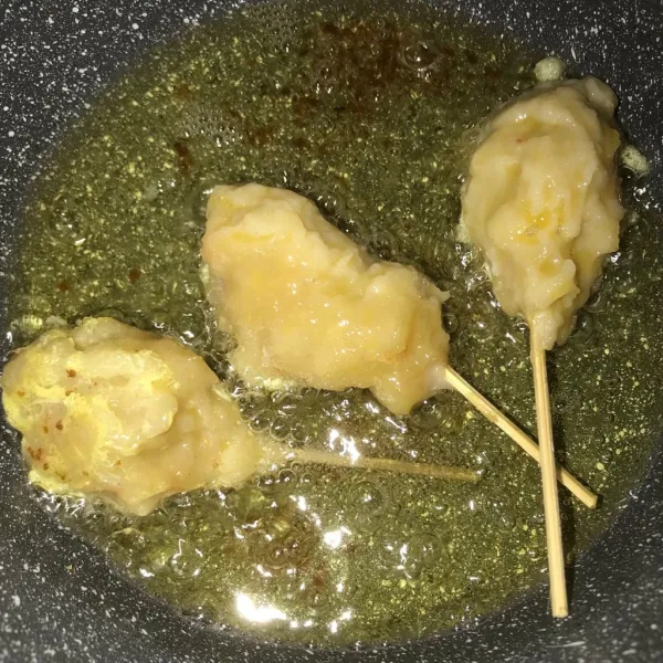 Goreng sampai kecoklatan (matang).