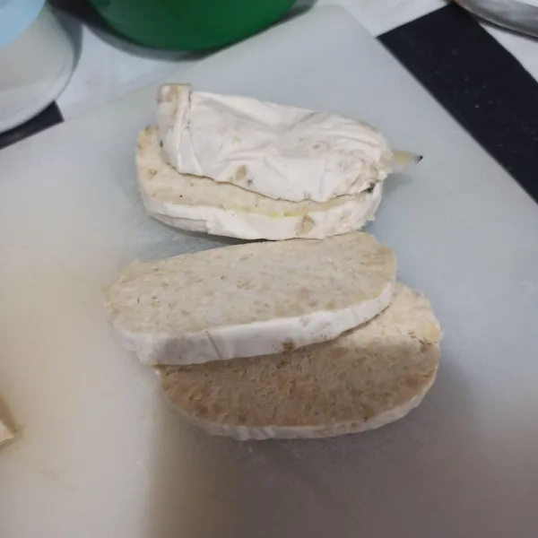 Iris tempe menjes tipis.