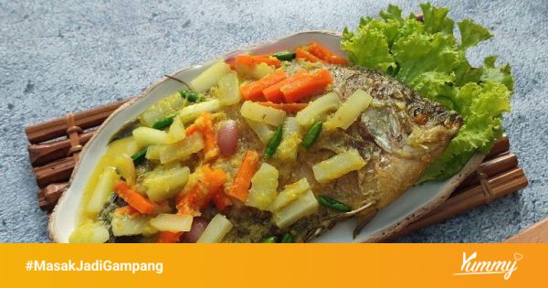 Bahan-bahan Pesmol Ikan Gurame di meja dapur