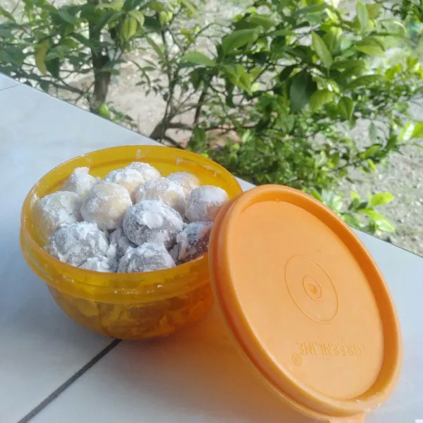 Bola-bola susu bisa langsung siap untuk dinikmati.