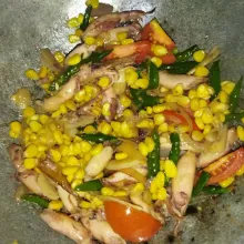 Masak hingga bumbu meresap dan matang, angkat lalu sajikan.