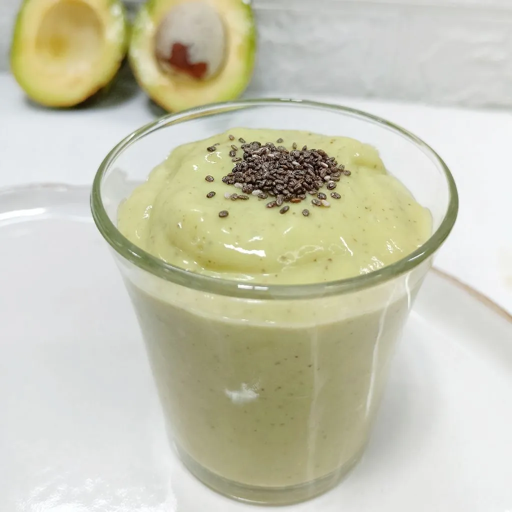 Avocado Smoothies with Chia Seed