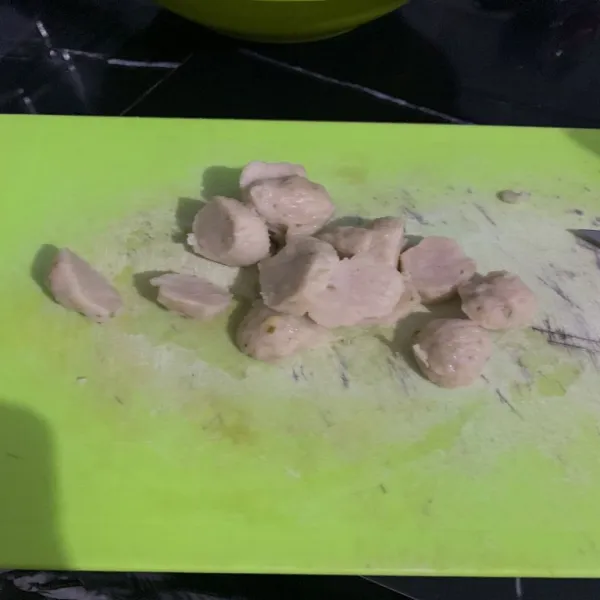 Potong pentol ayam