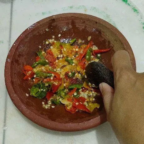 Ulek kasar saja.