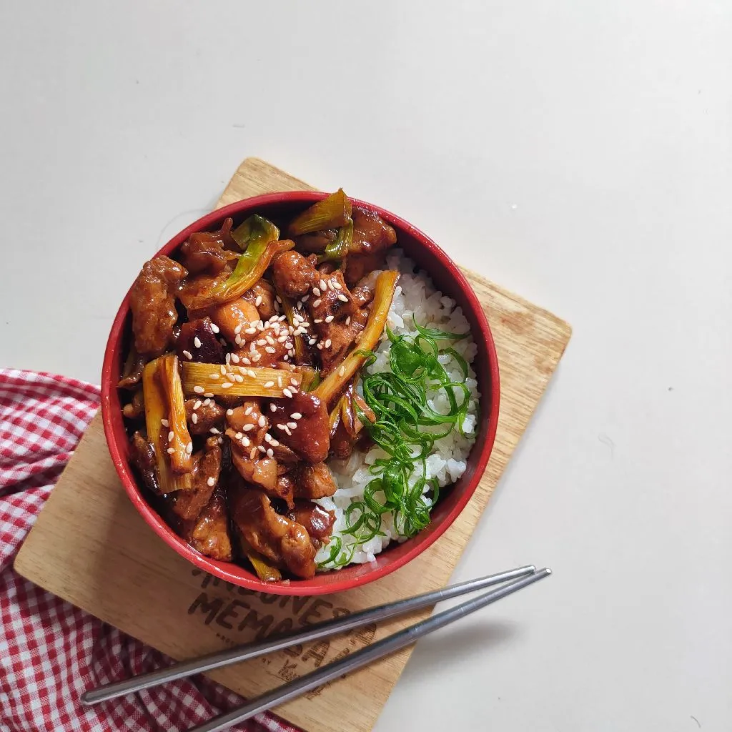 Yangnyeom Chicken Rice Bowl
