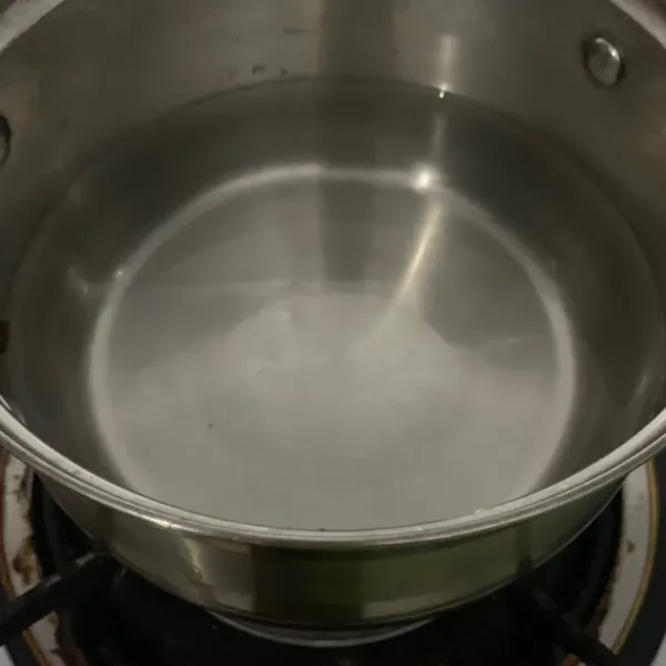 Masak air hingga mendidih.