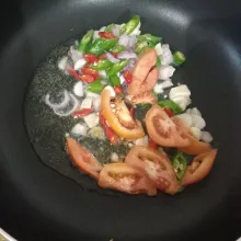 Tumis bumbu sampai harum.