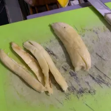 Potong pisang memanjang