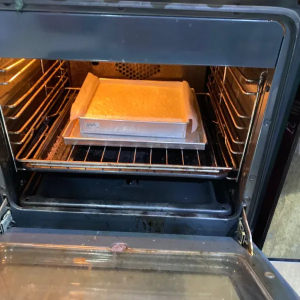 Oven dengan suhu 180* selama 45 menit (sesuaikan dengan oven masing2)