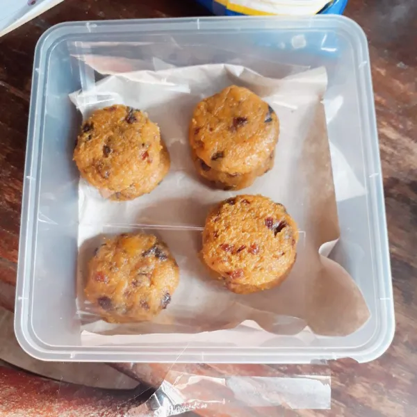 Bentuk bulat pipih isian labu.