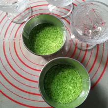 Tuang puding yang sudah cukup hangat panas ke cetakan. Biarkan sampai set atau beku. Nikmati saat dingin.