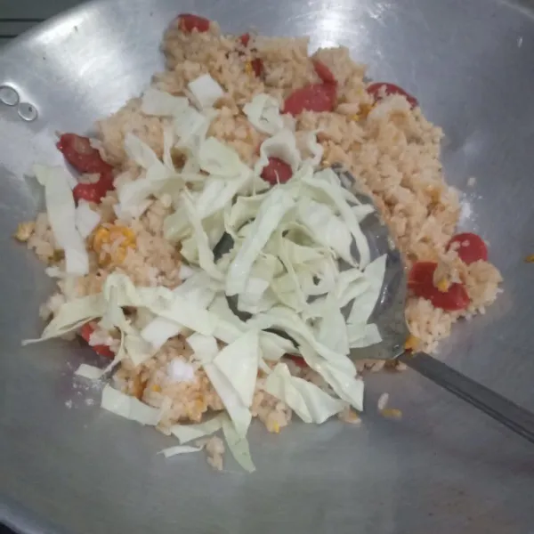 Terakhir masuk kan kol aduk sampai layu.Sajikan dengan pelengkap.