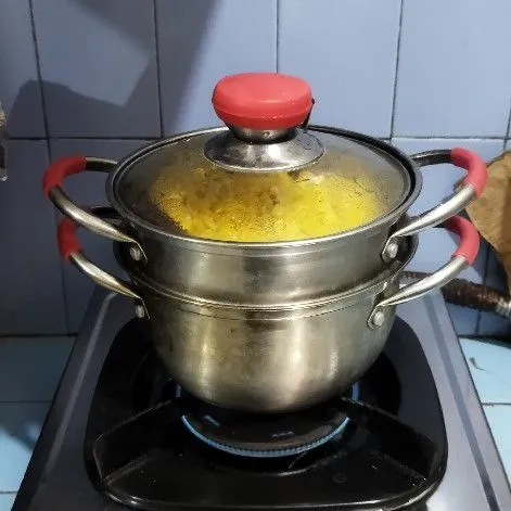 Kukus jagung Hingga matang.