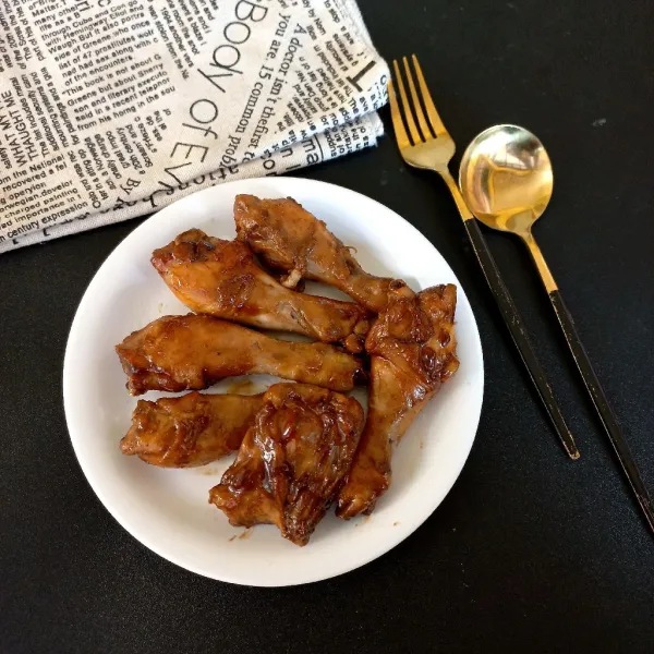 Masak hingga ayam empuk dan menyerap.