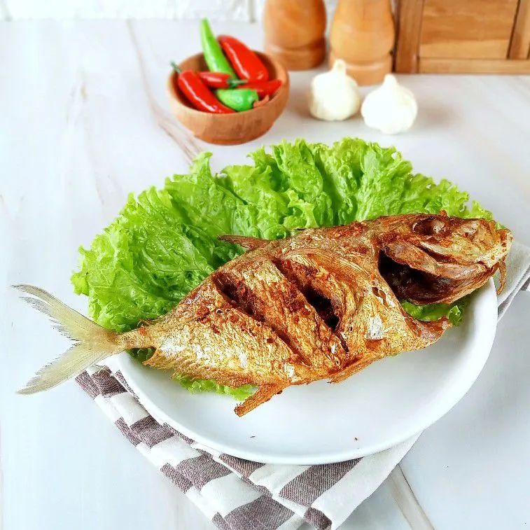 Ikan Tawes Goreng Kunyit